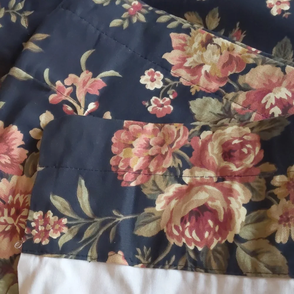 Valences - Picture 6 of 8